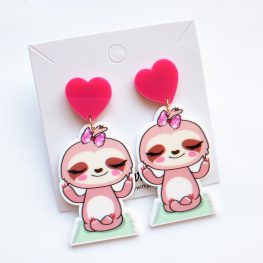 susie-the-cute-sloth-earrings-1