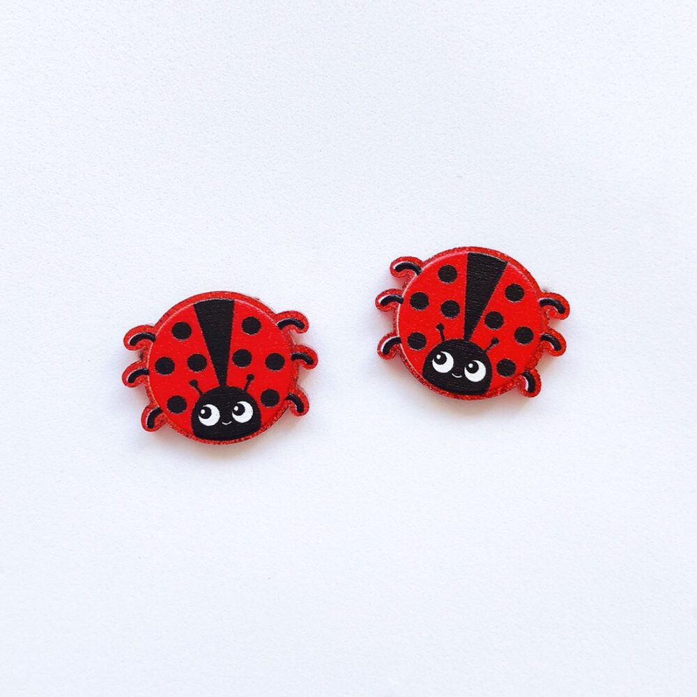 cute-ladybird-ladybug-stud-earrings-1a