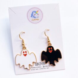 black-or-white-ghost-halloween-earrings-1