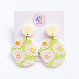 cute-embossed-white-daisies-floral-earrings