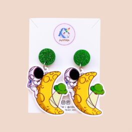 funny-astronaut-hide-and-seek-science-week-earrings