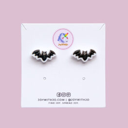 cute-black-and-white-bat-stud-earrings-halloween-earrings